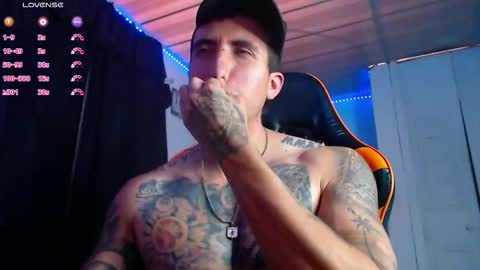 Snapshot of adan_hudson chatting on November 14, 4:49 pm Anderson online show from November 14, 4:49 pm