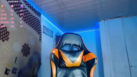 Snapshot of adan_hudson chatting on November 30, 10:03 pm Anderson online show from November 30, 10:03 pm