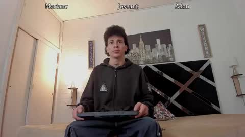 Snapshot of adan_oriol chatting on November 9, 4:00 am Adan Oriol online show from November 9, 4:00 am