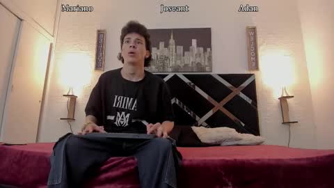 Snapshot of adan_oriol chatting on November 10, 4:00 am Adan Oriol online show from November 10, 4:00 am