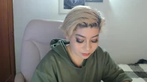 adan_romanoff online show from December 4, 9:07 am