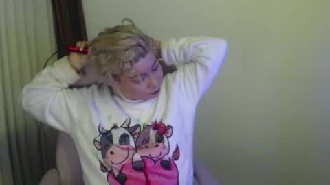 adan_romanoff online show from February 10, 8:29 am