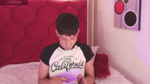Adan  online show from June 12, 1:15 am