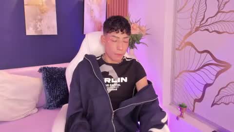 Adan  online show from June 17, 12:29 pm