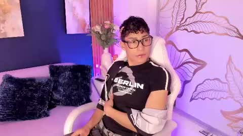 Adan  online show from June 25, 12:31 pm