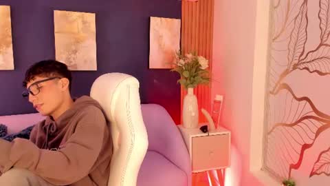 Adan  online show from June 26, 12:09 pm