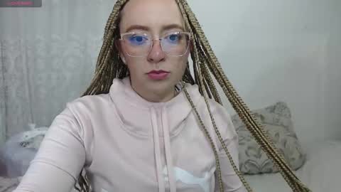 Snapshot of adaraah_ chatting on December 15, 11:53 pm adaraah online show from December 15, 11:53 pm