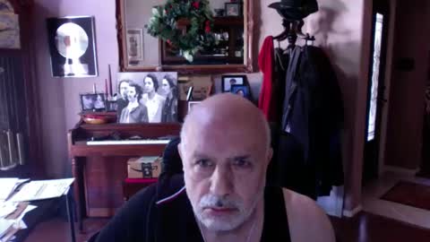 add_me_2 online show from April 19, 6:10 pm
