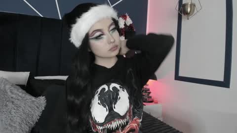 Snapshot of adeelinee chatting on December 12, 7:37 pm Ade online show from December 12, 7:37 pm