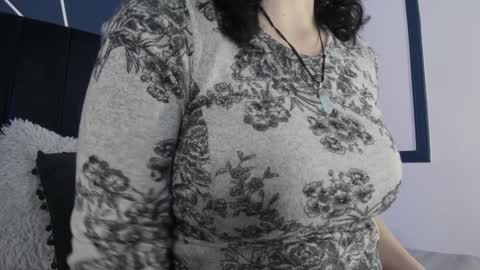 Ade  online show from December 17, 7:37 pm