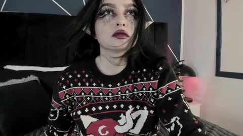 Snapshot of adeelinee chatting on December 23, 10:55 pm Ade online show from December 23, 10:55 pm