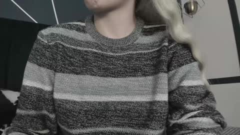 Snapshot of adeelinee chatting on January 23, 7:40 pm Ade online show from January 23, 7:40 pm