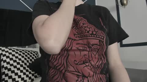 Snapshot of adeelinee chatting on January 25, 7:49 pm Ade online show from January 25, 7:49 pm