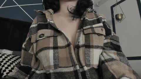 Snapshot of adeelinee chatting on January 29, 8:25 pm Ade online show from January 29, 8:25 pm