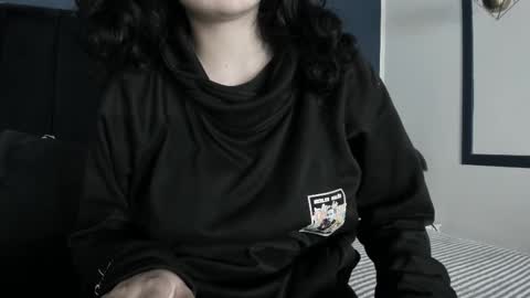 Snapshot of adeelinee chatting on February 22, 7:36 pm Ade online show from February 22, 7:36 pm