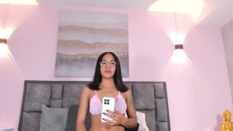 Snapshot of adela_lust chatting on November 19, 5:07 am adela online show from November 19, 5:07 am