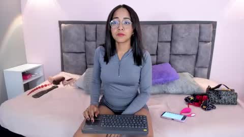 adela online show from July 6, 12:24 pm