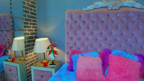 Snapshot of adelainebest chatting on December 17, 5:35 am Adelaine online show from December 17, 5:35 am