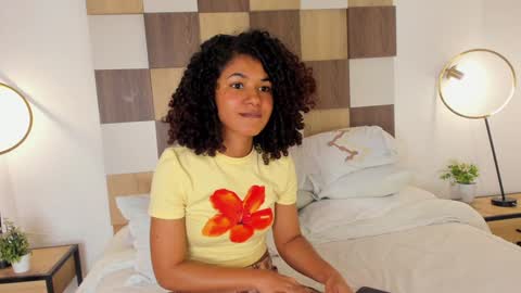 Snapshot of adele_carter_ chatting on January 7, 6:14 pm Andrea online show from January 7, 6:14 pm