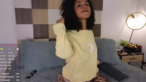 Snapshot of adele_carter_ chatting on February 15, 8:33 pm Andrea online show from February 15, 8:33 pm