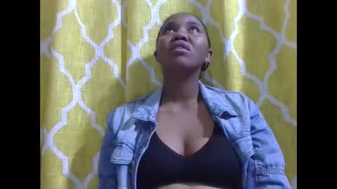 Snapshot of adelealy chatting on September 23, 2:25 am adelealy online show from September 23, 2:25 am