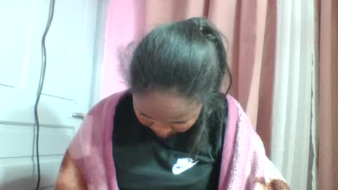 Snapshot of adelealy chatting on July 8, 6:01 pm adelealy online show from July 8, 6:01 pm