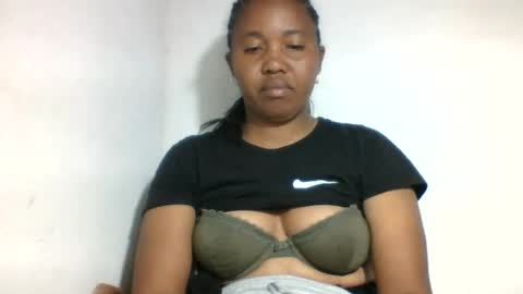 Snapshot of adelealy chatting on July 17, 4:30 am adelealy online show from July 17, 4:30 am