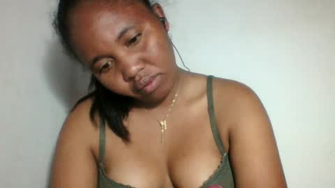 Snapshot of adelealy chatting on July 19, 12:58 am adelealy online show from July 19, 12:58 am