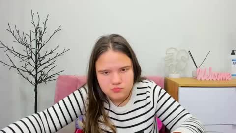 adelecruzz online show from February 10, 4:36 pm