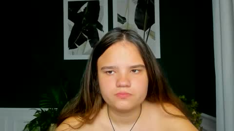 Snapshot of adelecruzz chatting on May 8, 11:59 am adelecruzz online show from May 8, 11:59 am