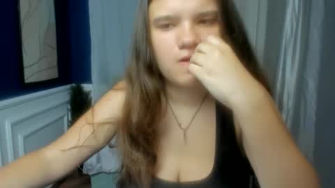 Snapshot of adelecruzz chatting on June 6, 11:48 am adelecruzz online show from June 6, 11:48 am