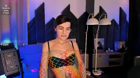 Snapshot of adelenovak_ chatting on June 11, 9:35 pm Adele online show from June 11, 9:35 pm