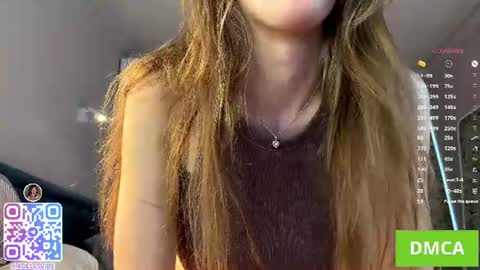 Snapshot of adeles_vibes chatting on June 15, 4:04 am Adele online show from June 15, 4:04 am