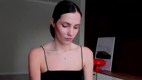 Snapshot of adeleshinem chatting on November 14, 9:41 am Adele Shine online show from November 14, 9:41 am