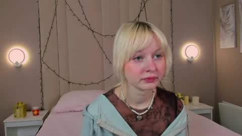 adelesilvy online show from June 9, 1:39 am