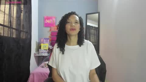 Snapshot of adeleth_blue chatting on November 18, 1:15 pm Adeleth online show from November 18, 1:15 pm