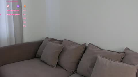 Snapshot of adelexx_zll chatting on April 9, 6:19 am adelexx_zll online show from April 9, 6:19 am