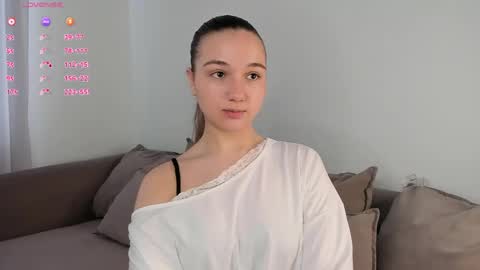 Snapshot of adelexx_zll chatting on April 11, 7:13 am adelexx_zll online show from April 11, 7:13 am