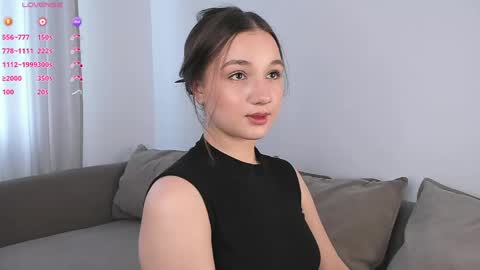 Snapshot of adelexx_zll chatting on April 23, 7:20 am adelexx_zll online show from April 23, 7:20 am