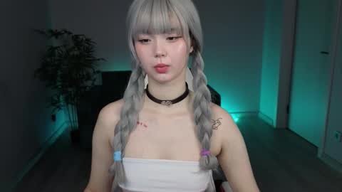 adelina__flower online show from March 18, 1:53 am