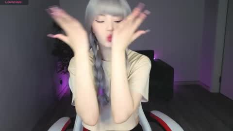 adelina__flower online show from May 2, 3:22 am