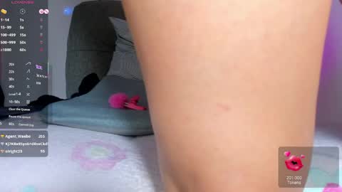 adelinaconte1 online show from May 16, 1:13 am