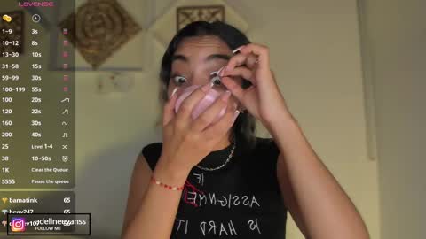 Snapshot of adelineevanss chatting on February 13, 11:06 am adeline online show from February 13, 11:06 am