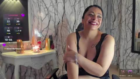 adelinemoretti online show from April 23, 3:47 pm