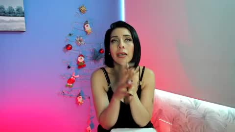 Snapshot of adellelennox_cg chatting on December 31, 5:18 pm Adelle online show from December 31, 5:18 pm