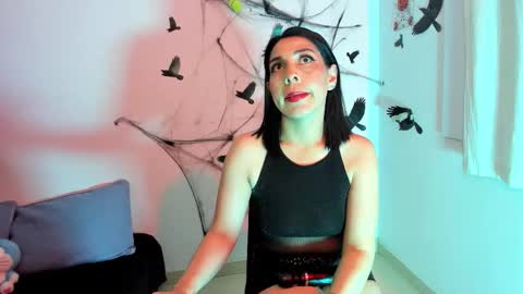 Snapshot of adellelennox_cg chatting on November 3, 9:10 am Adelle online show from November 3, 9:10 am