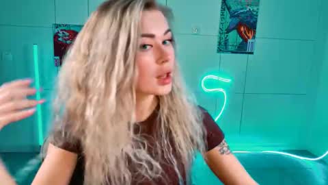 Adel online show from October 10, 1:32 pm