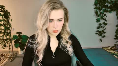 Adel online show from October 18, 1:23 pm