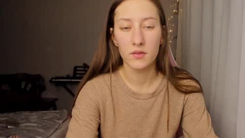 Snapshot of adellqueen chatting on December 25, 10:27 pm Adell online show from December 25, 10:27 pm