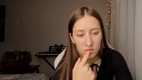 Snapshot of adellqueen chatting on December 26, 10:31 pm Adell online show from December 26, 10:31 pm